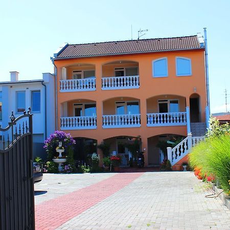 Studio Florida Štúrovo Exterior foto